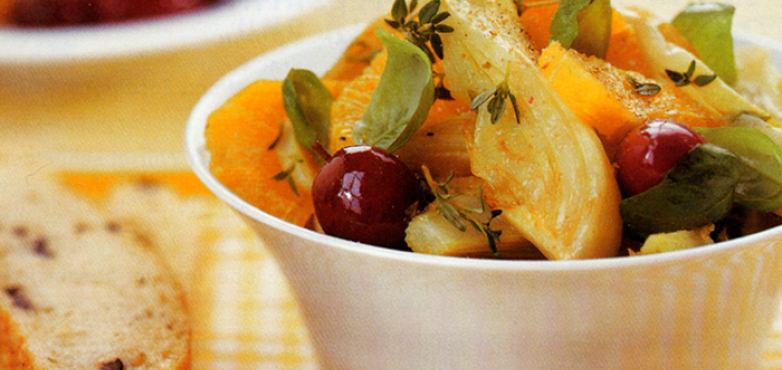 Fenchel-Orangensalat mit schwarzen Oliven