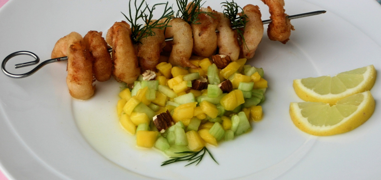 Garnelen im Prosecco-Teig mit Mango-Gurken-Salsa