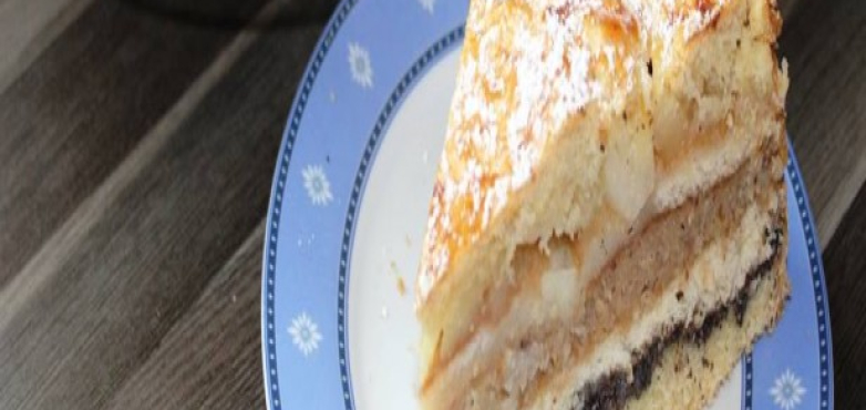 Apfelkuchen mit Mohnfüllung