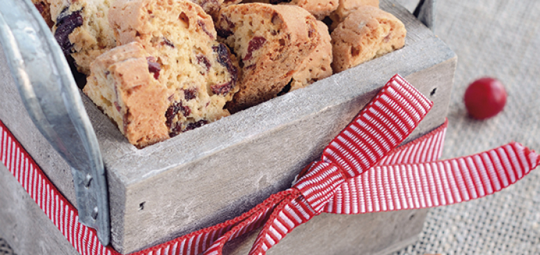 Lebkuchen-Mandelgebäck mit Preiselbeeren 