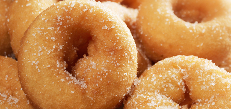 Doughnuts mit Zimtzucker